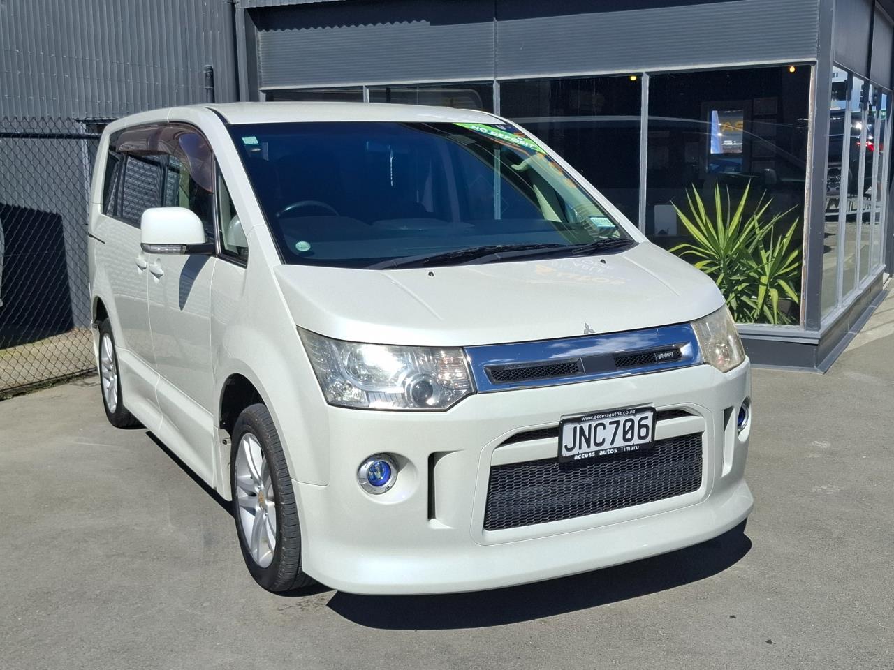 2008 Mitsubishi Delica