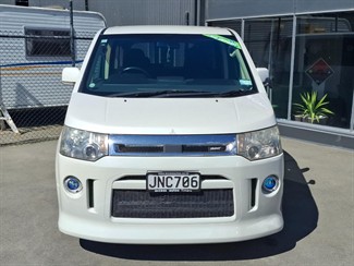 2008 Mitsubishi Delica - Thumbnail