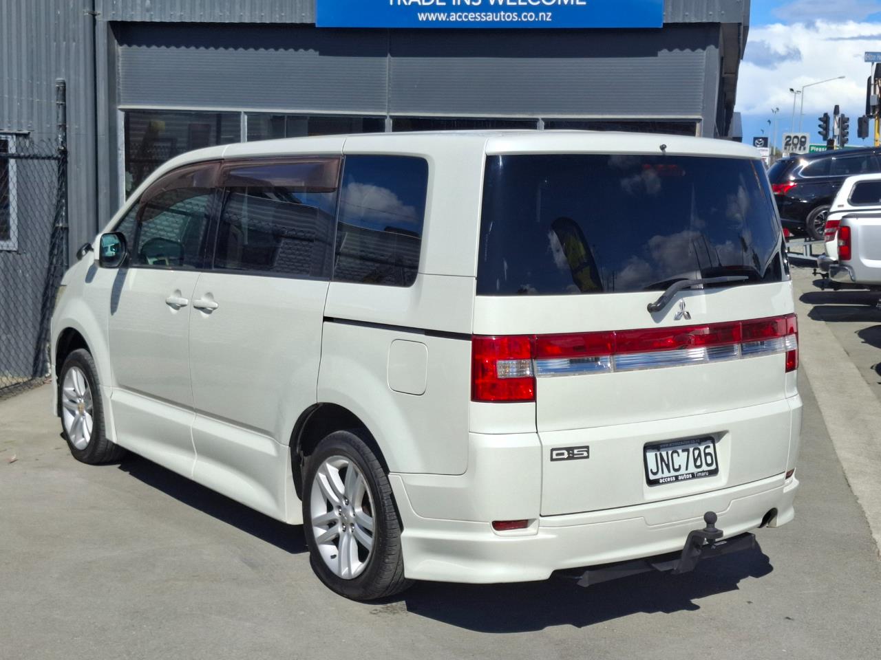 2008 Mitsubishi Delica