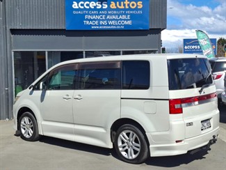 2008 Mitsubishi Delica - Thumbnail