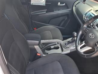 2016 Kia Sportage - Thumbnail