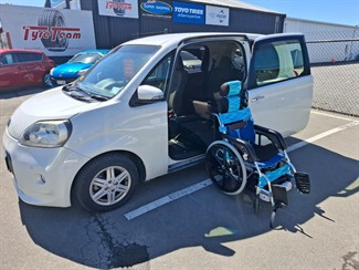 2012 Toyota Porte - Thumbnail