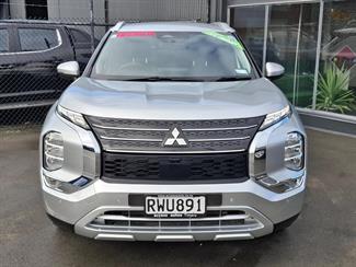 2025 Mitsubishi Outlander - Thumbnail
