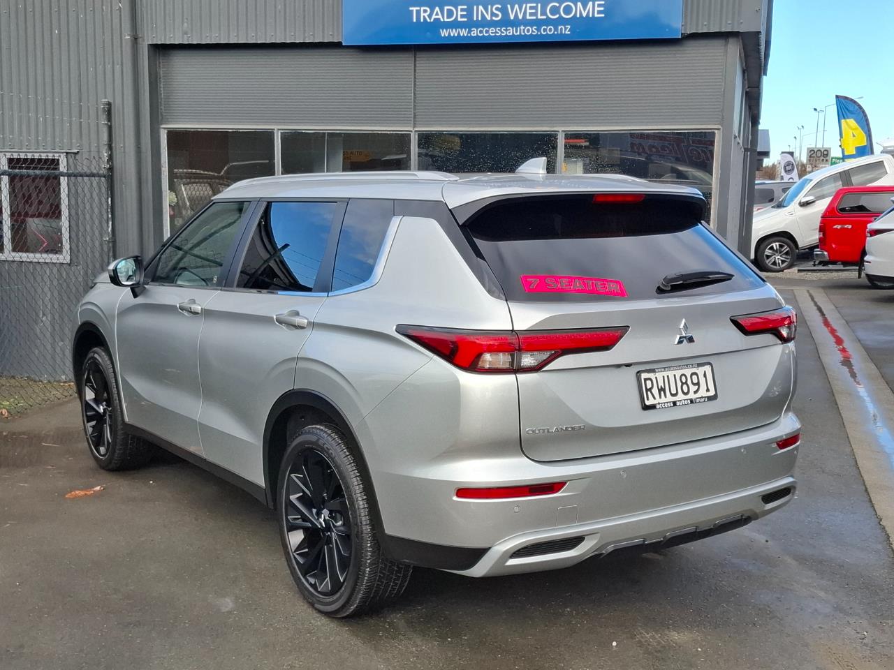 2025 Mitsubishi Outlander