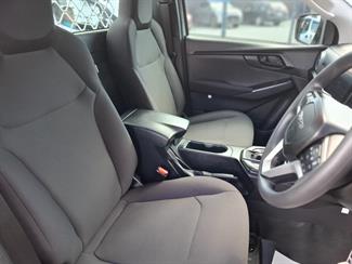 2024 Isuzu D-Max - Thumbnail