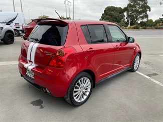 2005 Suzuki Swift - Thumbnail