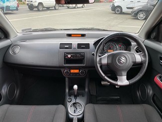 2005 Suzuki Swift - Thumbnail