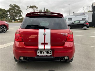 2005 Suzuki Swift - Thumbnail