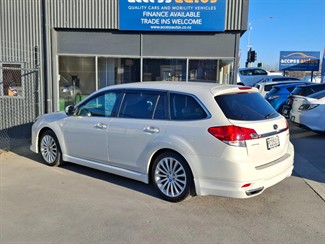 2011 Subaru Legacy - Thumbnail