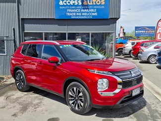2025 Mitsubishi Outlander - Thumbnail