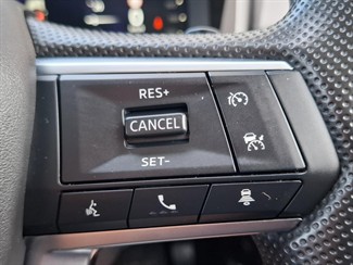 2025 Mitsubishi Outlander - Thumbnail