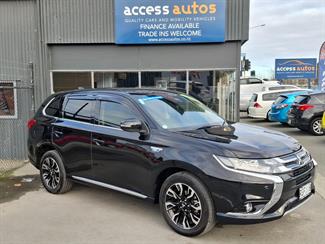 2018 Mitsubishi Outlander - Thumbnail