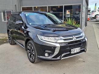 2018 Mitsubishi Outlander - Thumbnail