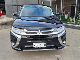 2018 Mitsubishi Outlander - Thumbnail