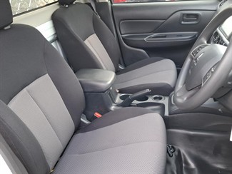 2023 Mitsubishi Triton - Thumbnail