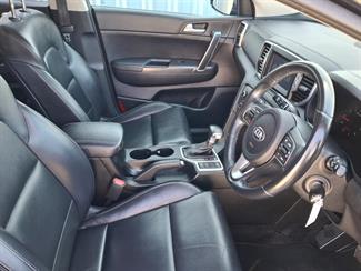 2017 Kia Sportage - Thumbnail