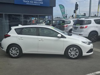 2016 Toyota Corolla - Thumbnail