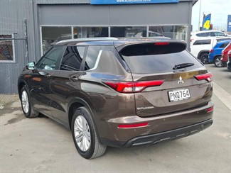 2022 Mitsubishi Outlander - Thumbnail