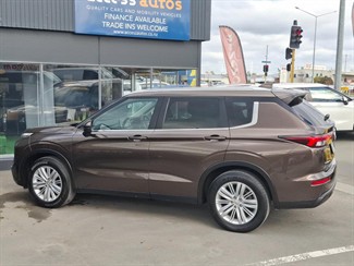 2022 Mitsubishi Outlander - Thumbnail