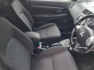 2010 Mitsubishi RVR - Thumbnail