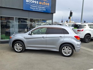 2010 Mitsubishi RVR - Thumbnail