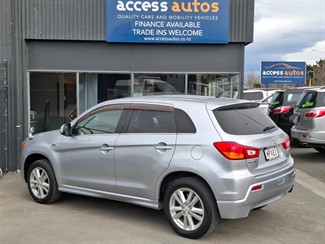 2010 Mitsubishi RVR - Thumbnail