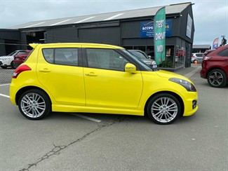 2013 Suzuki Swift - Thumbnail