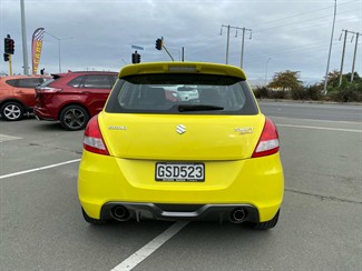 2013 Suzuki Swift - Thumbnail