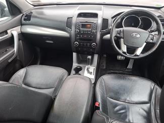 2010 Kia Sorento R - Thumbnail