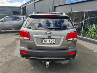 2010 Kia Sorento - Thumbnail