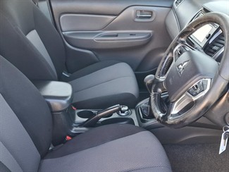 2017 Mitsubishi Triton - Thumbnail