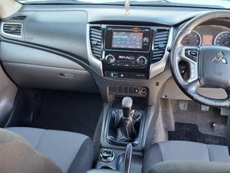2017 Mitsubishi Triton - Thumbnail
