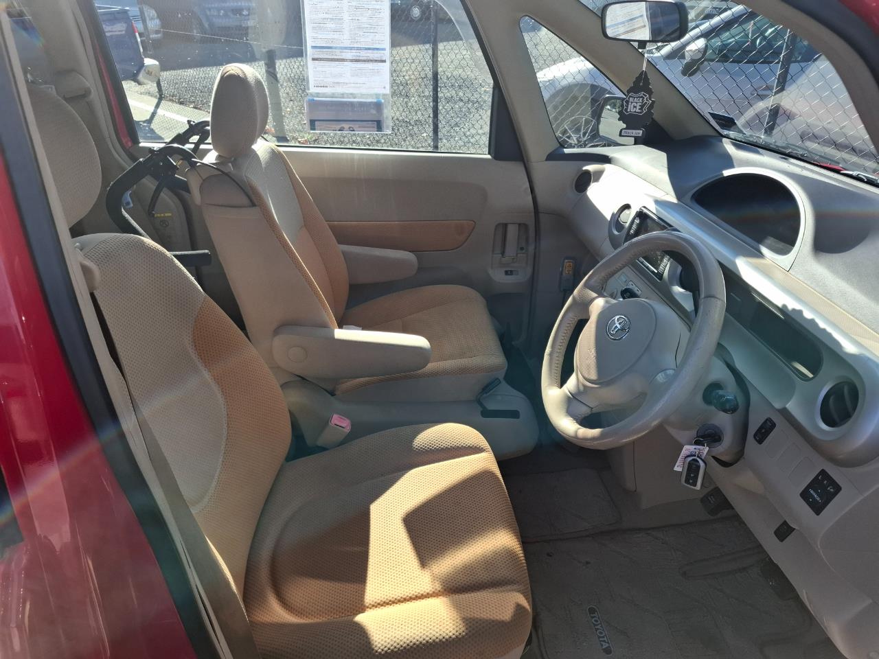 2005 Toyota Porte