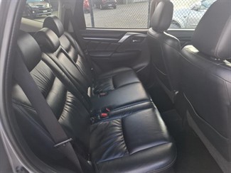 2016 Mitsubishi Pajero Sport - Thumbnail