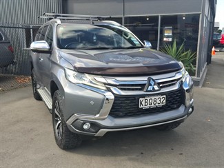 2016 Mitsubishi Pajero Sport - Thumbnail