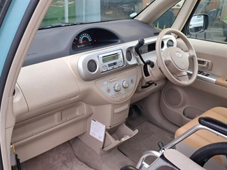 2005 Toyota Porte - Thumbnail