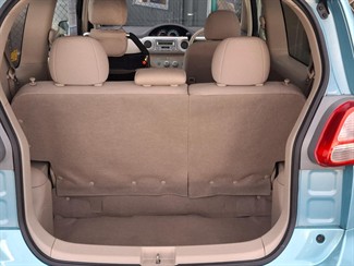 2005 Toyota Porte - Thumbnail