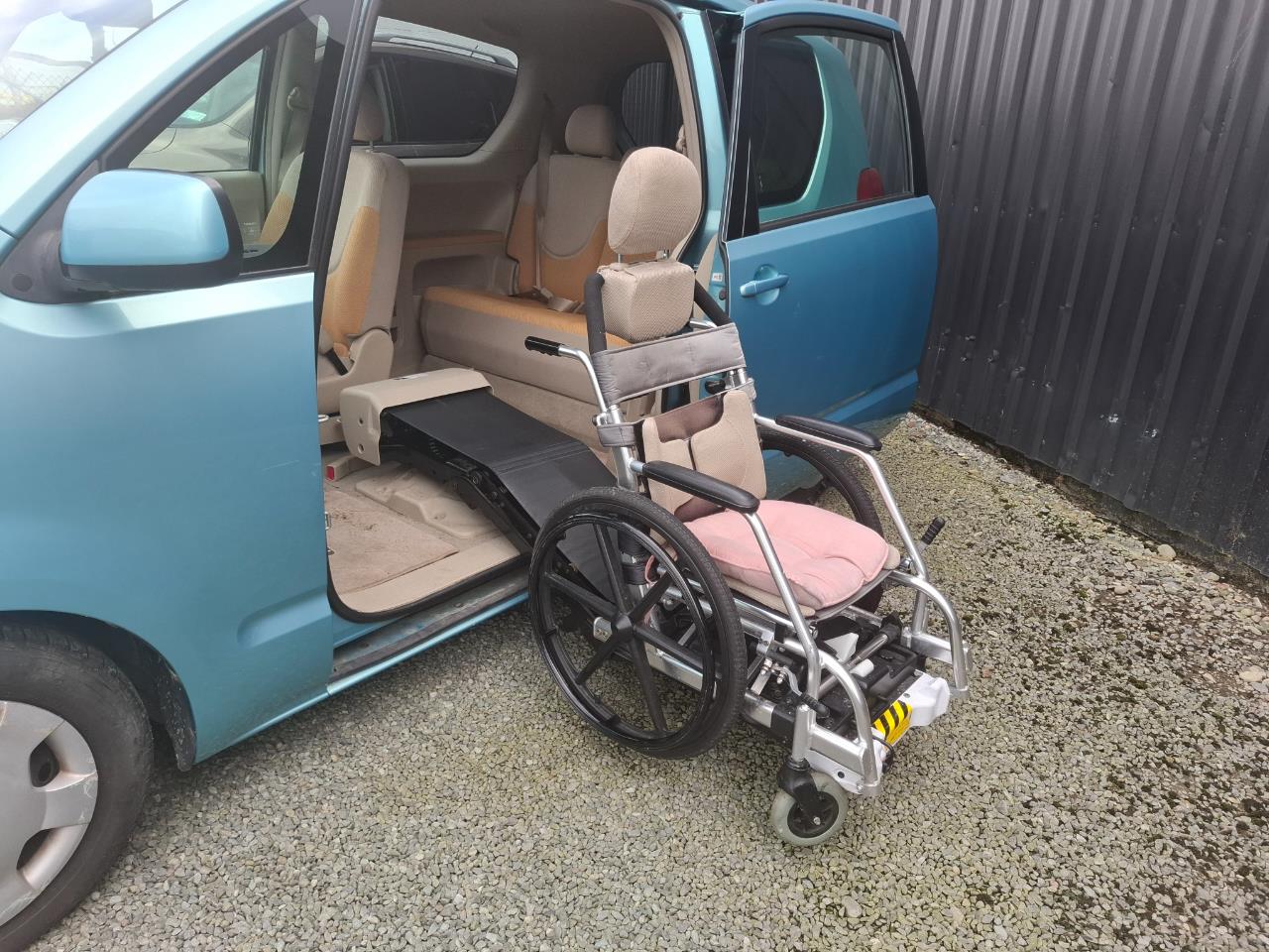 2005 Toyota Porte