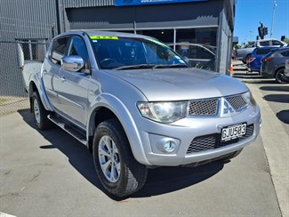 2012 Mitsubishi Triton - Thumbnail