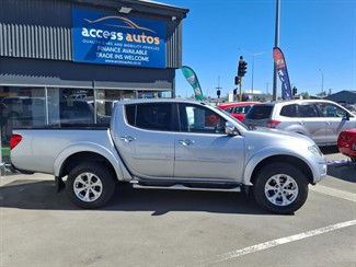 2012 Mitsubishi Triton - Thumbnail