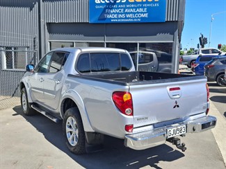 2012 Mitsubishi Triton - Thumbnail