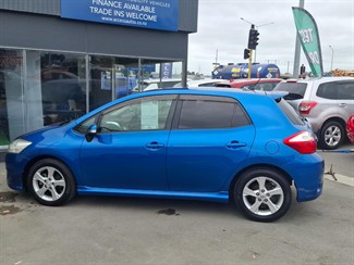 2012 Toyota Auris - Thumbnail