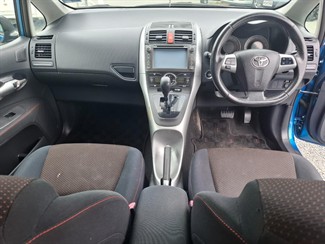 2012 Toyota Auris - Thumbnail