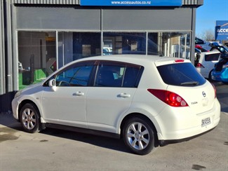 2005 Nissan Tiida - Thumbnail