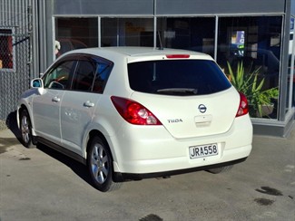 2005 Nissan Tiida - Thumbnail