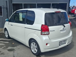2012 Toyota Porte - Thumbnail