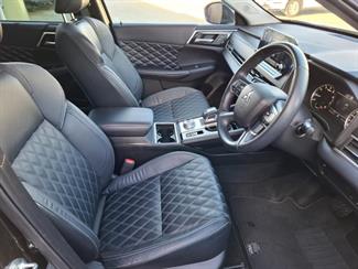 2022 Mitsubishi Outlander - Thumbnail