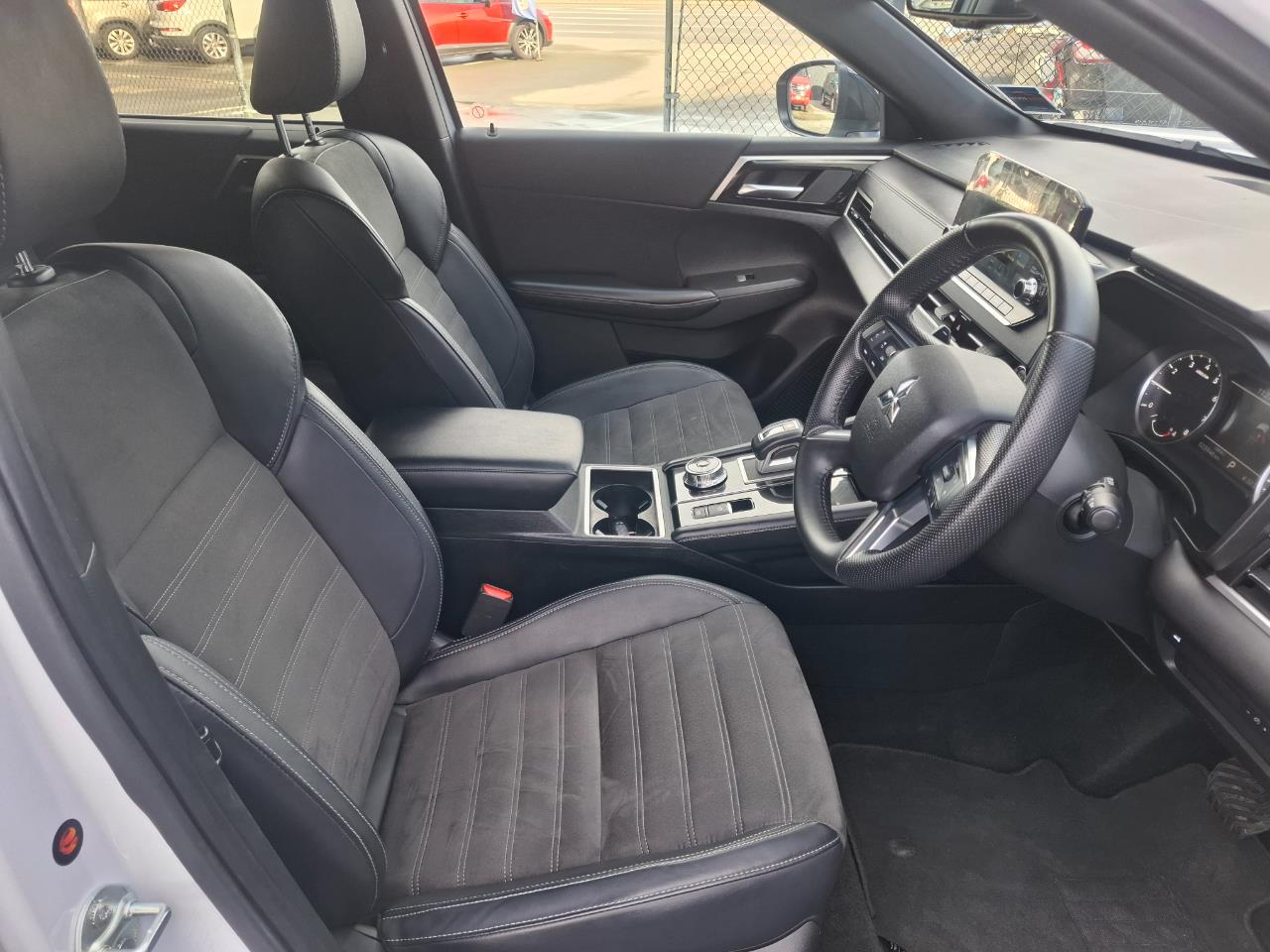 2025 Mitsubishi Outlander