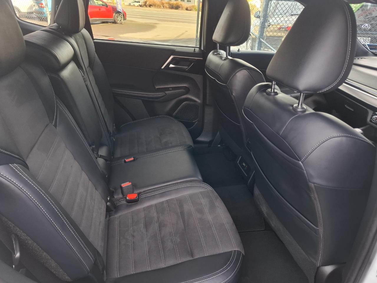 2025 Mitsubishi Outlander