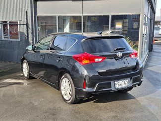 2012 Toyota Auris - Thumbnail